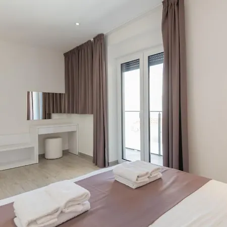 Mia 6 - Omis By Guide *