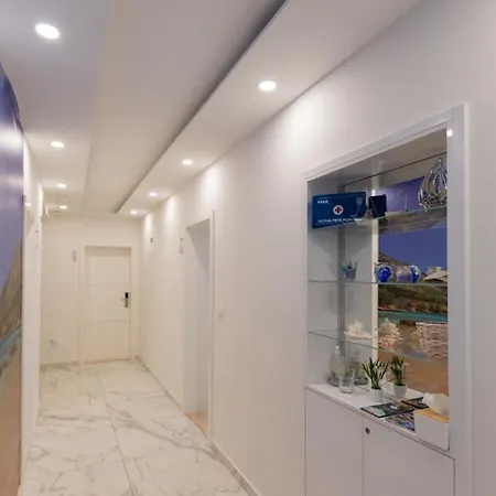 Mia 6 - Omis By Guide