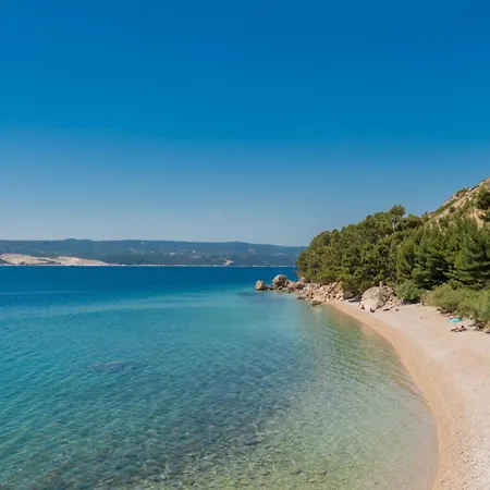 Mia 6 - Omis By Guide